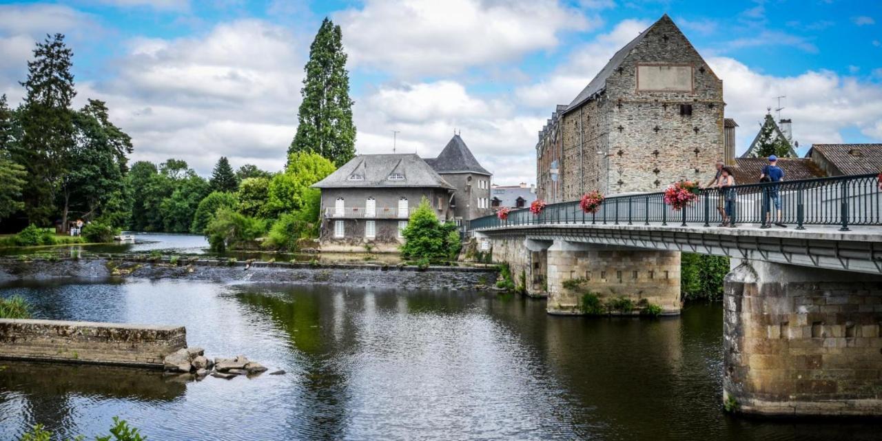 Maison Au Coeur De La Petite Cite De Caractere Malestroit Экстерьер фото